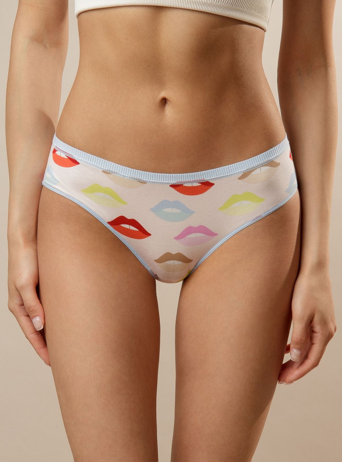 Трусы-слипы с принтом «Поцелуи» Indefini (Арт.124000-3037LUF)