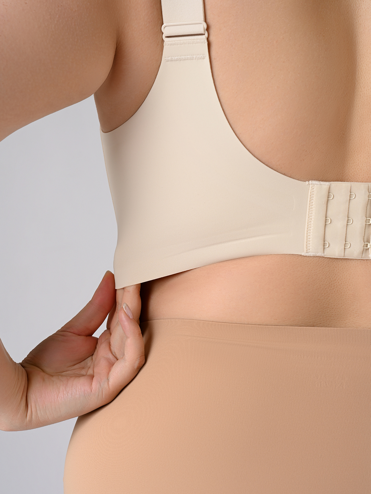 Бесшовный бюстгальтер-топ с поддержкой Indefini (Арт. 3105WXY)