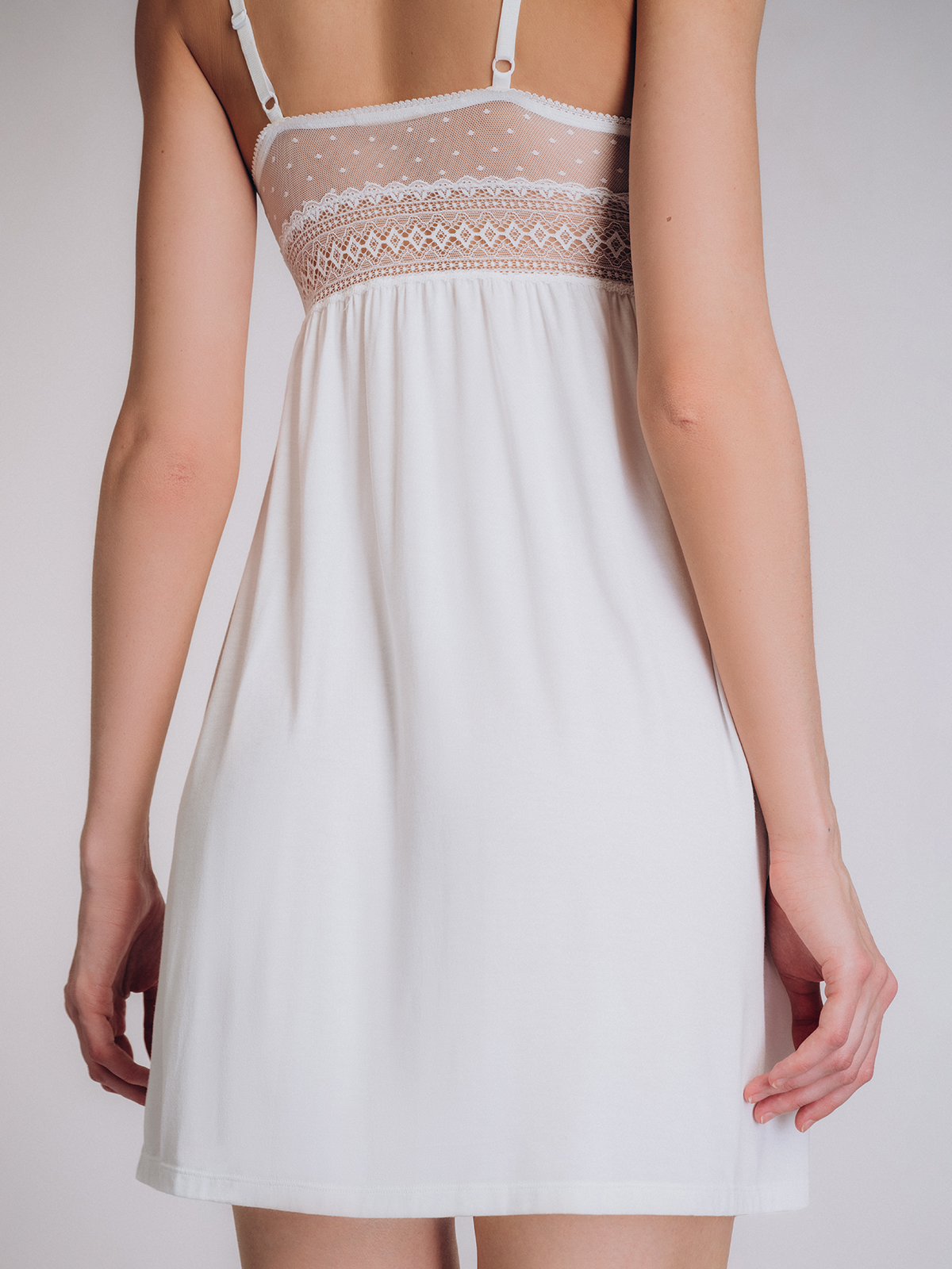 Женская сорочка на тонких лямках с кружевом (Арт. 5019SDD)